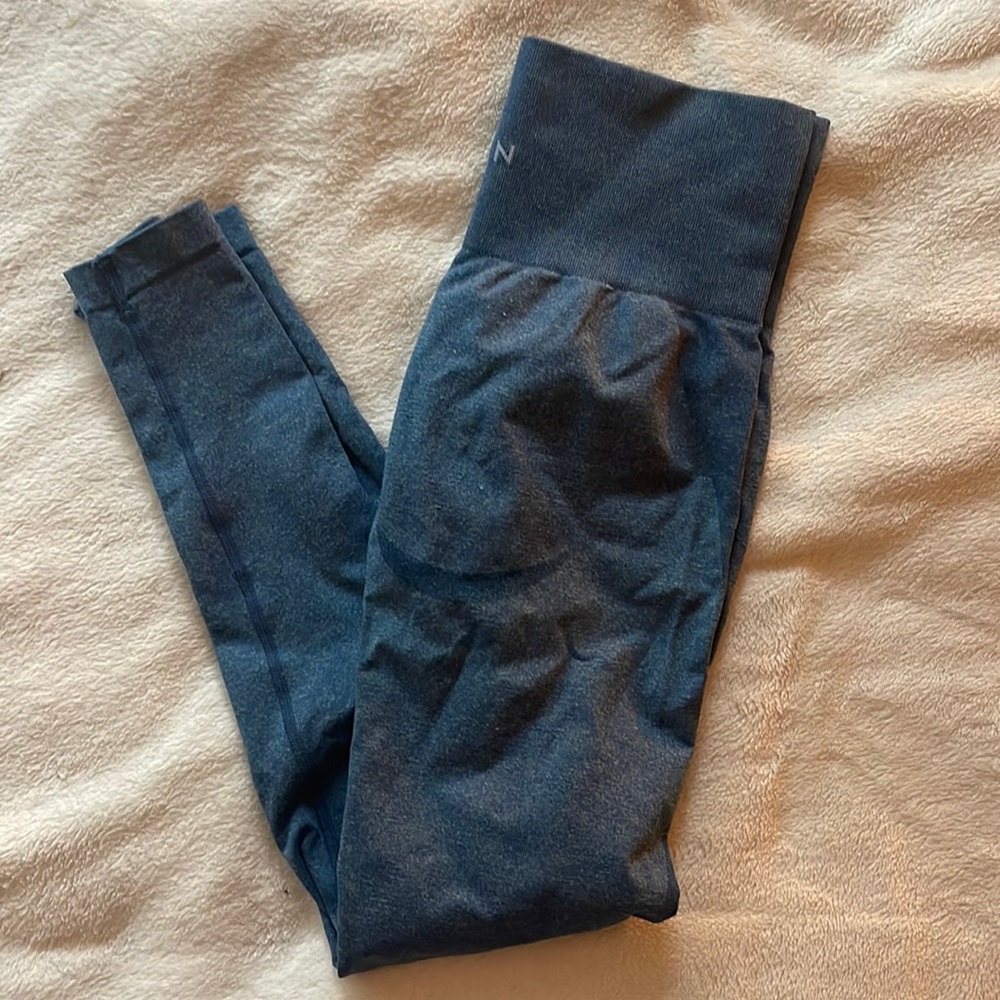 NVGTN contour seamless